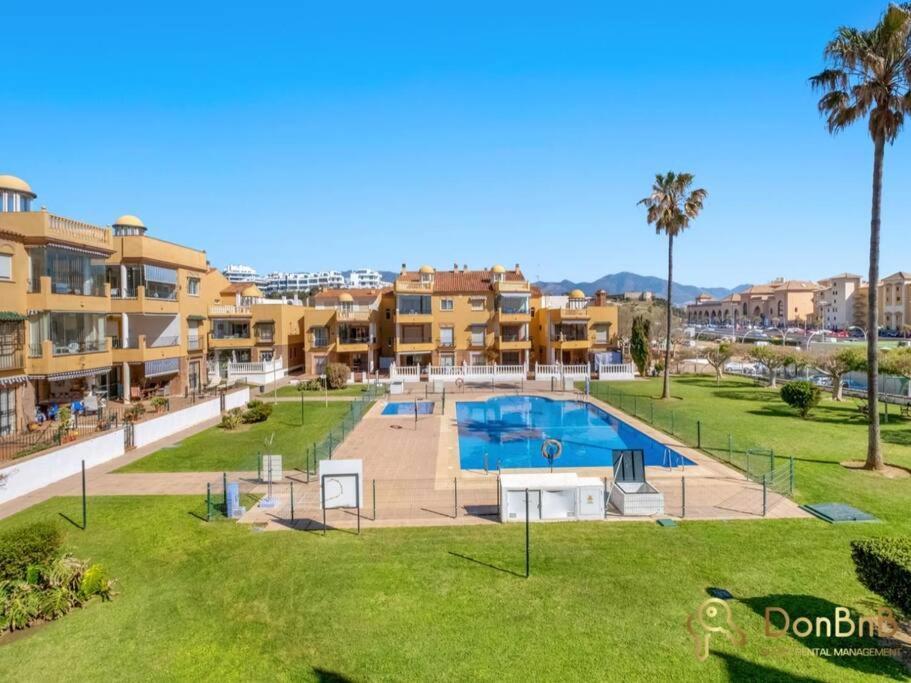 Apartamento Cerca De La Playa En Las Lagunas De Mijas Fuengirola Bagian luar foto